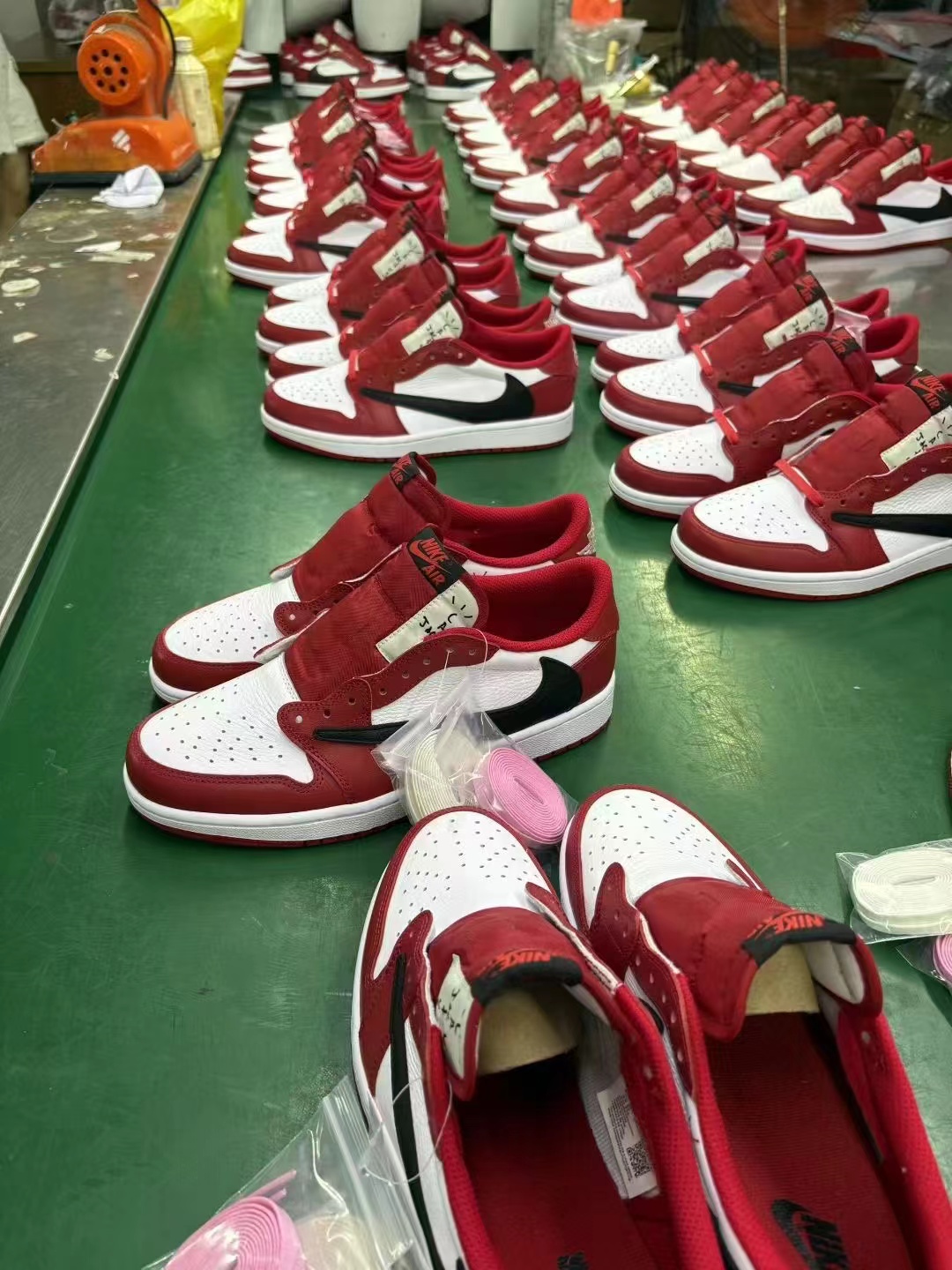 LJR Batch Travis Scott x Air Jordan 1 Low Chicago